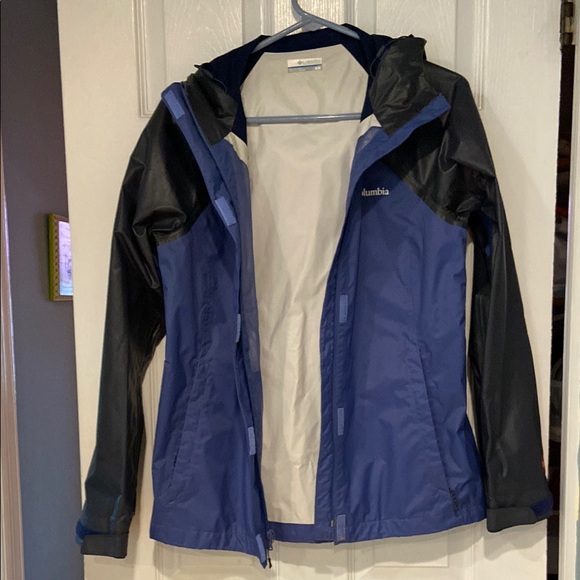 Columbia Women’s Blue and Gray Out Dry Rain Jacket Water-Resistant Design - Picture 5 of 16